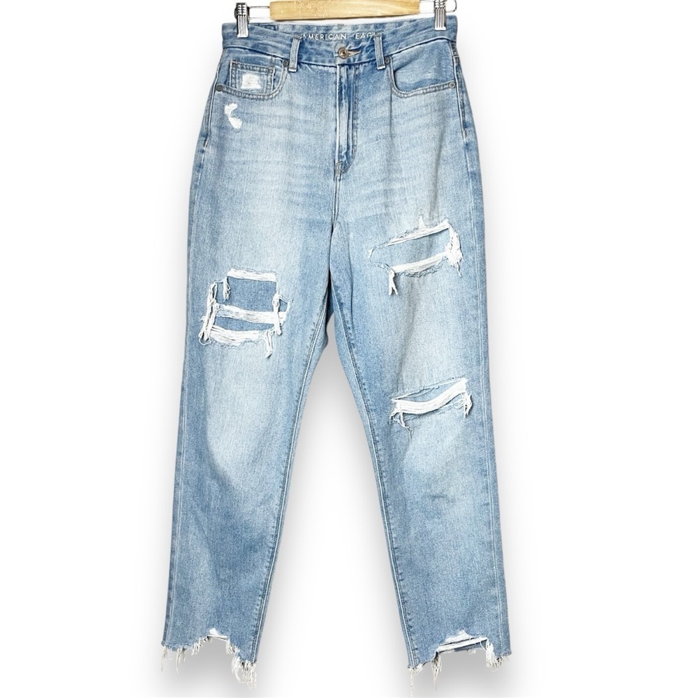 American Eagle Curvy Mom Jeans 4 light wash distressed patched frayed‎ raw hem
